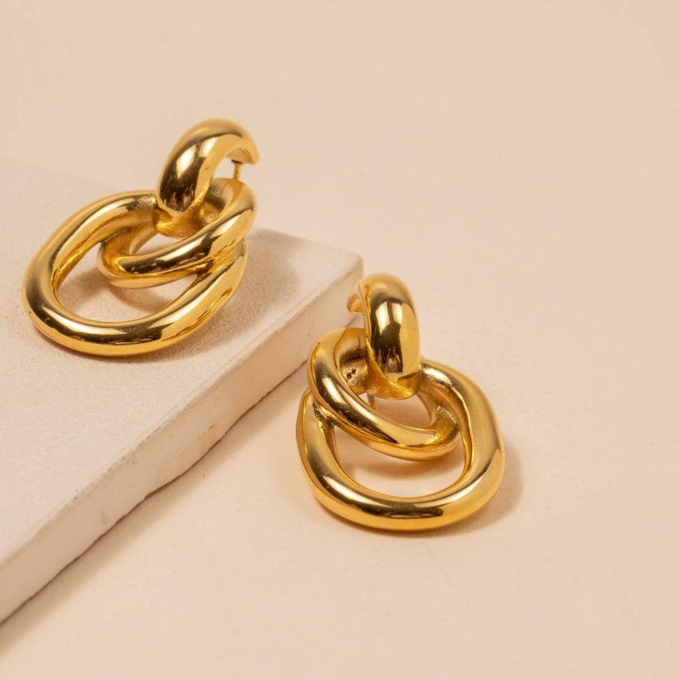 Gold Plated Interlocked Earrings - Gold - 190 Jewelry